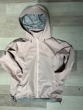 Arc'teryx Light Pink Women's Waterproof Hooded Shell Jacket